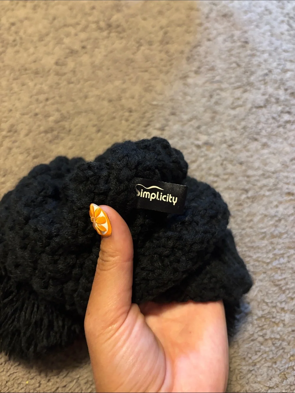 Simplicity Big Kids Black Pom-Pom Knit Beanie Hat
